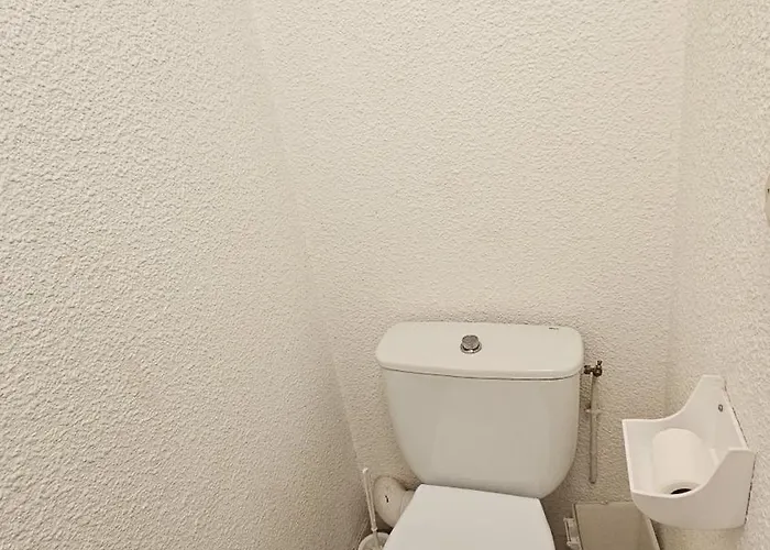 - Inout - 6 Beds Flat J-16 ואל טורנס